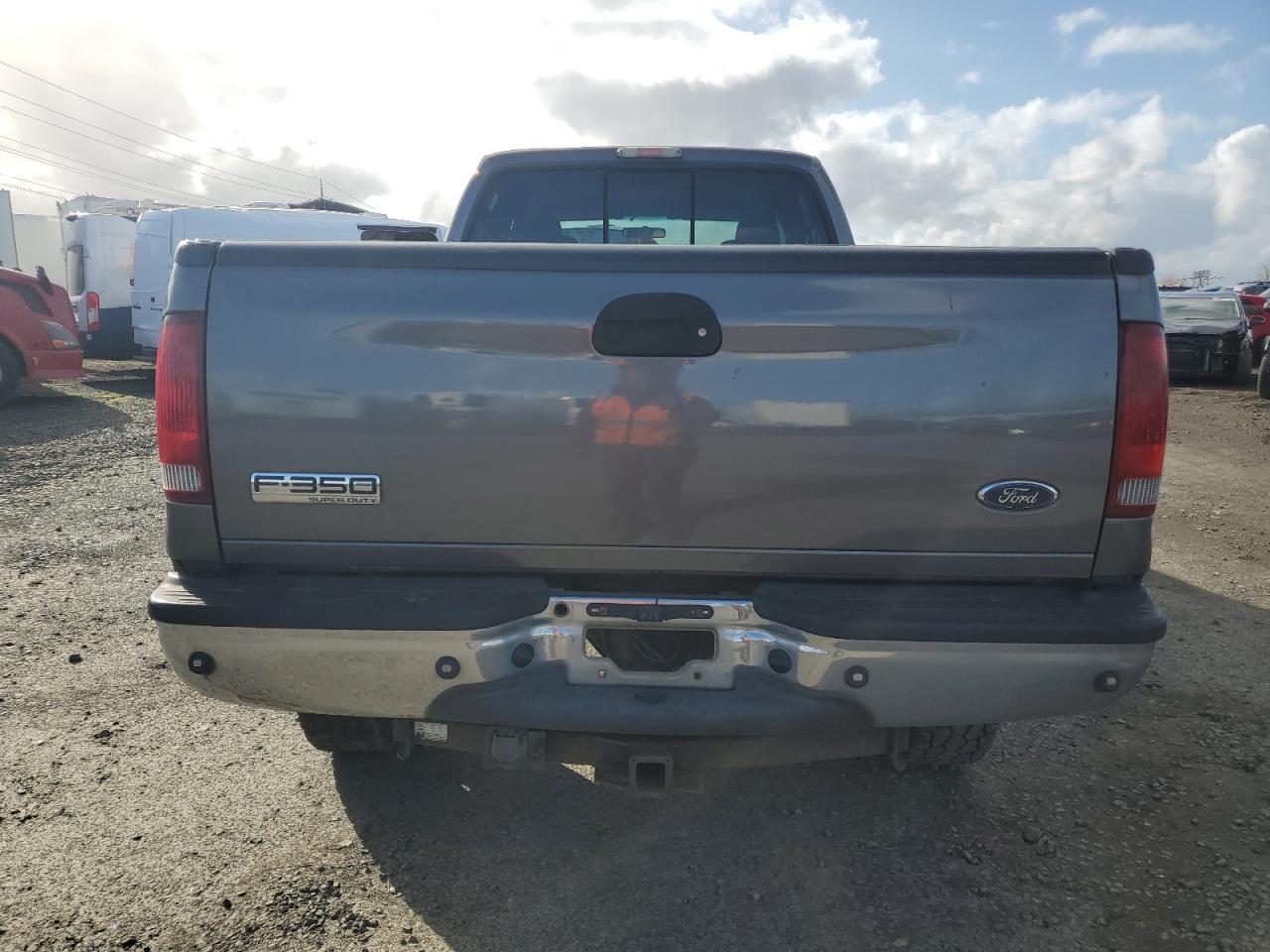 2007 Ford F350 - Image 6