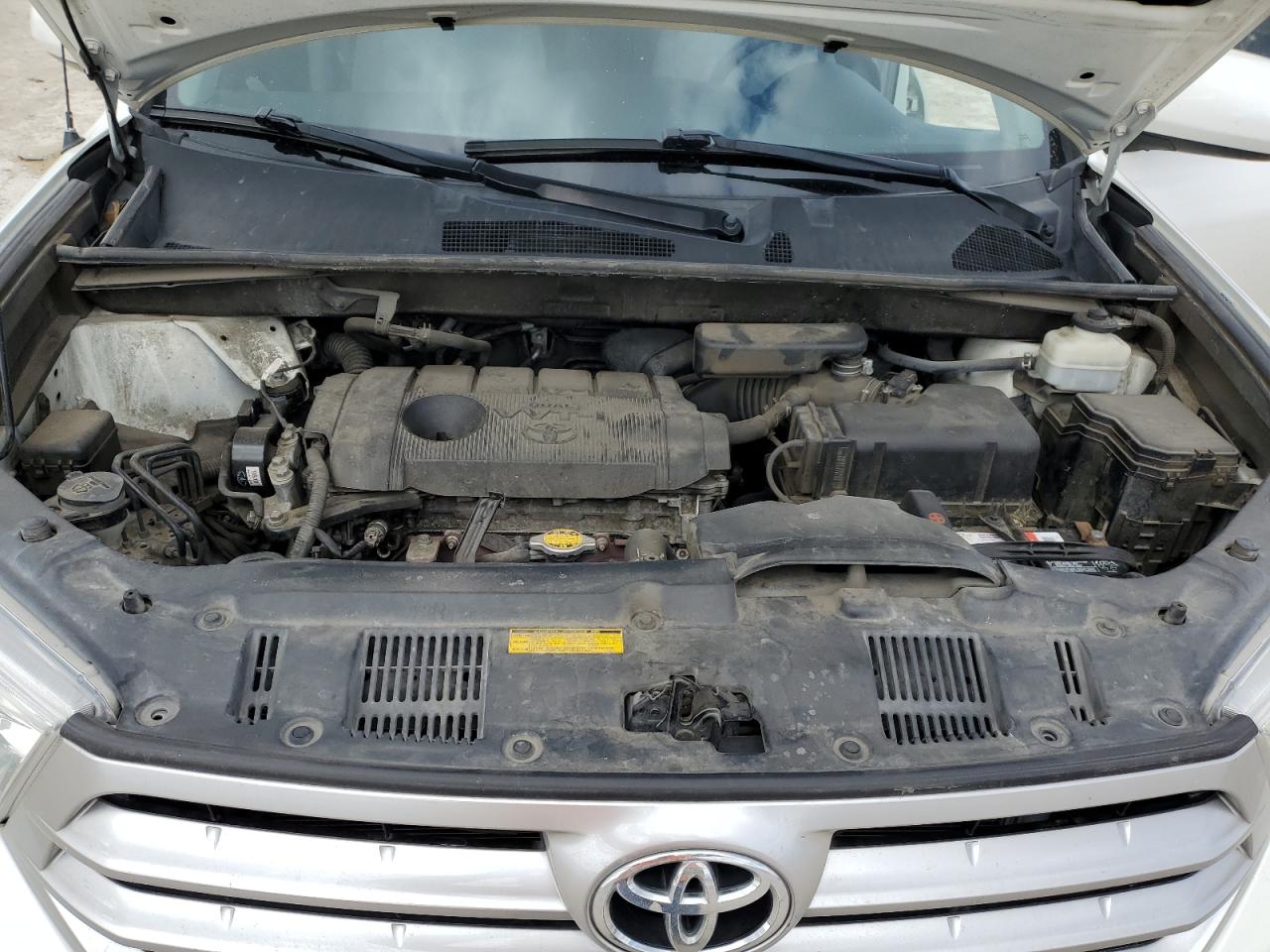 2011 Toyota Highlander - Image 12
