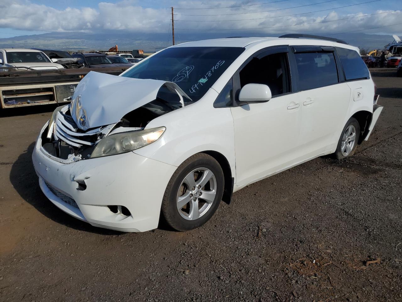 2015 Toyota Sienna Le for Sale in Kapolei, HI - Rear End