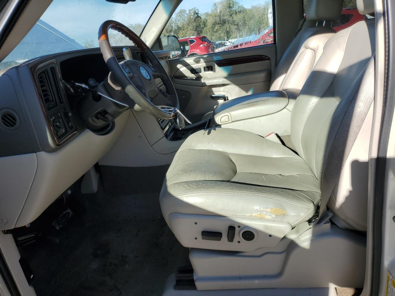 2006 Cadillac Escalade - Image 7