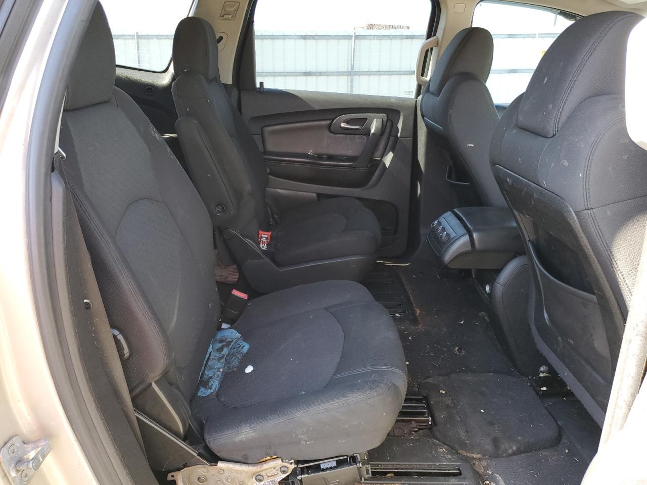 2011 Chevrolet Traverse - Image 11