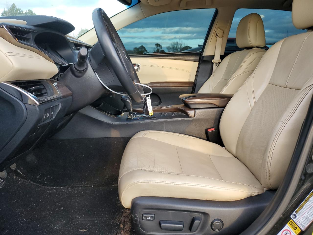 2015 Toyota Avalon - Image 7