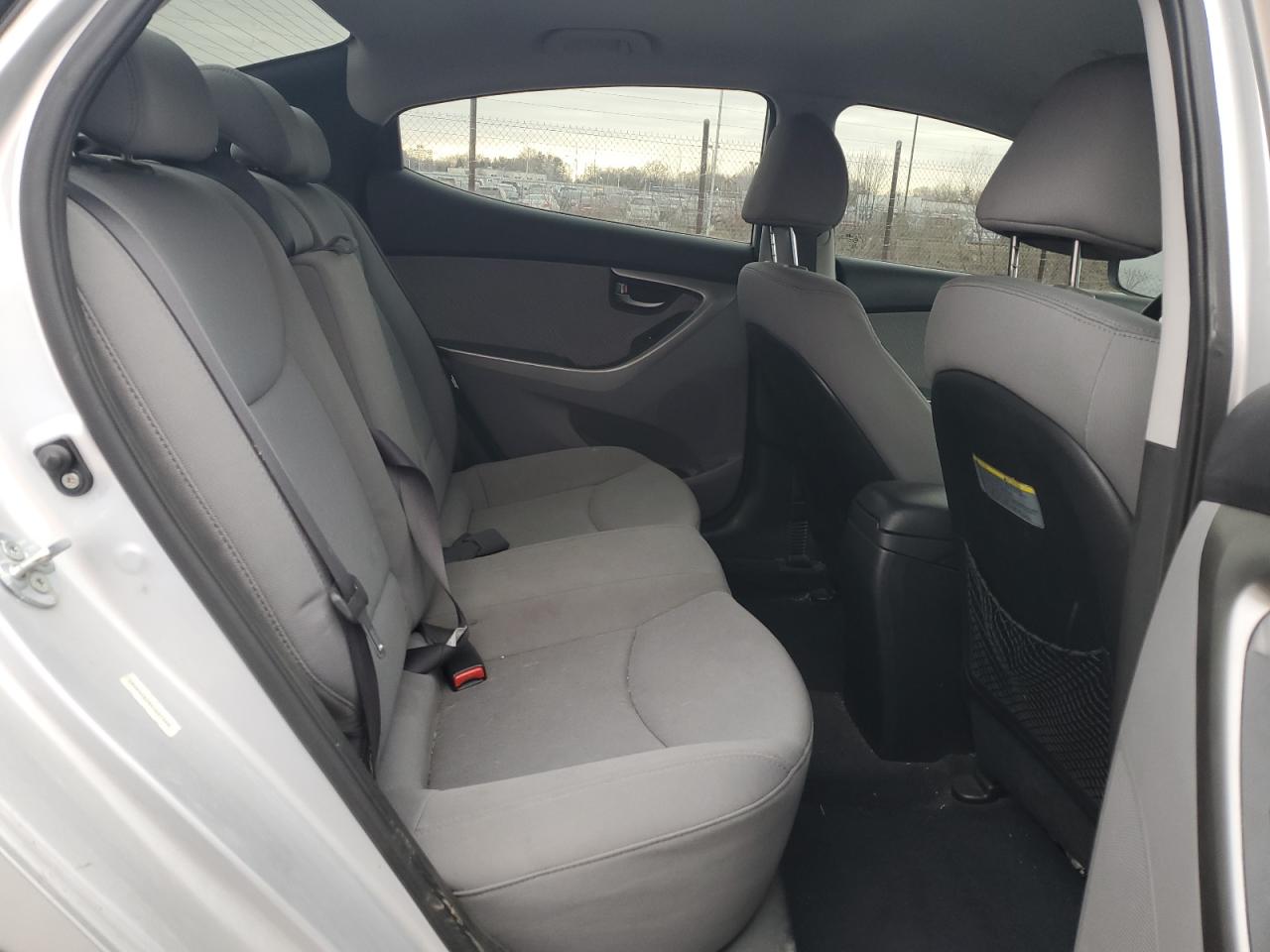 2013 Hyundai Elantra - Image 10