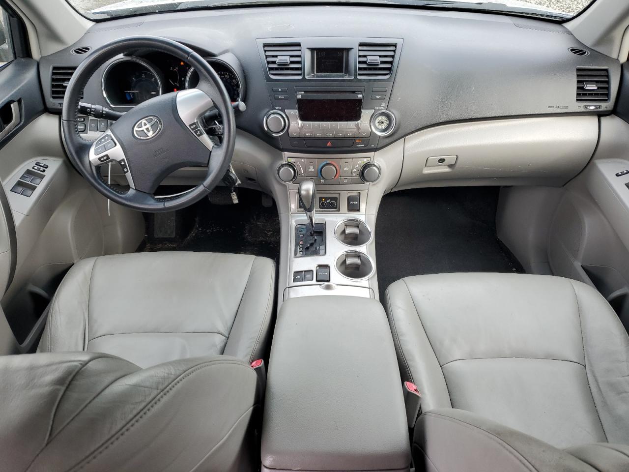 2011 Toyota Highlander - Image 8