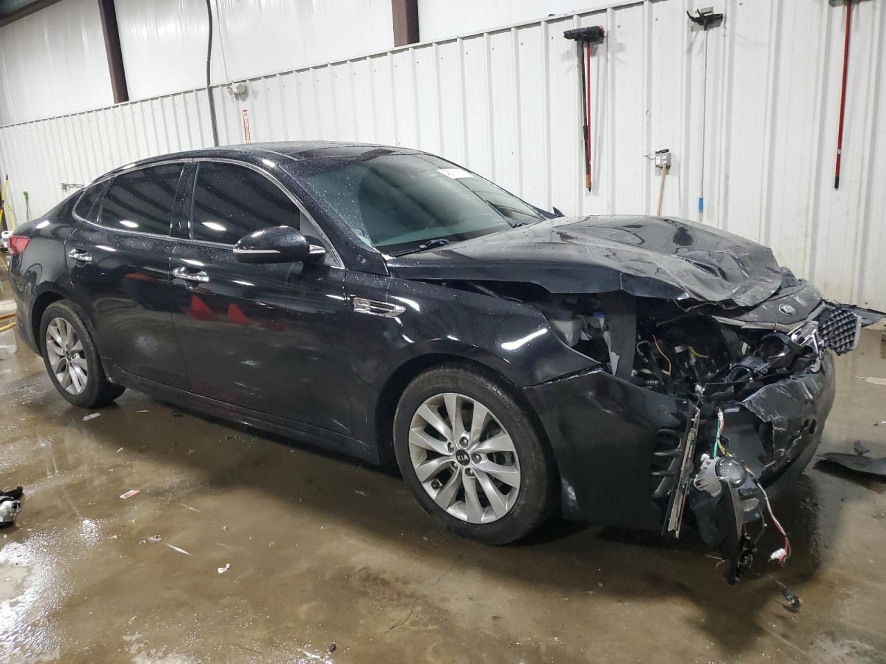 2017 Kia Optima - Image 4