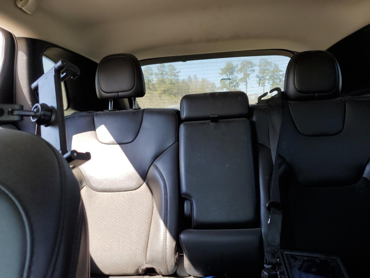 2020 Jeep Grand Cherokee - Image 10