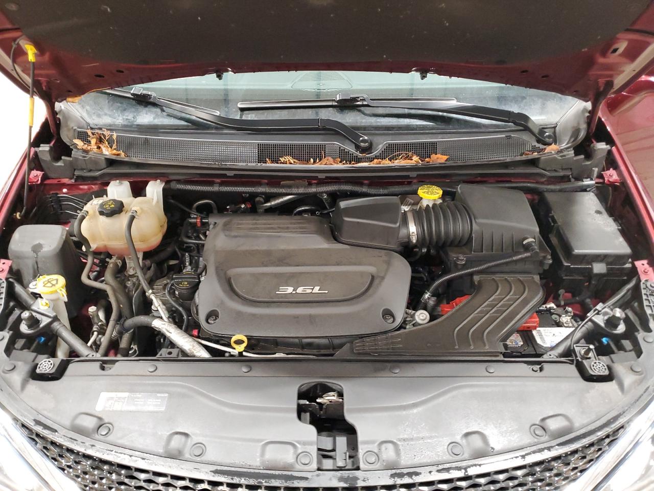 2018 Chrysler Pacifica - Image 12