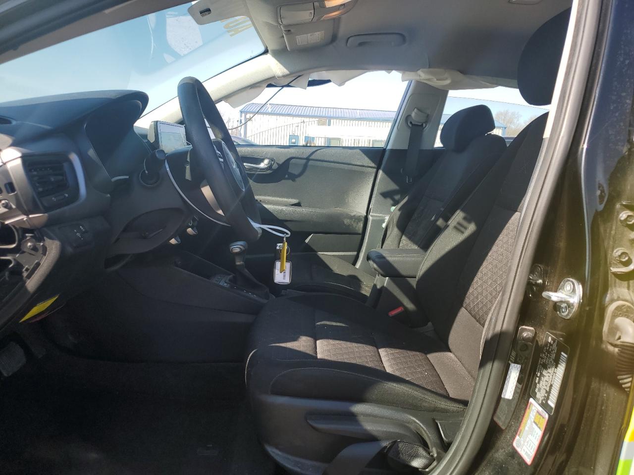 2023 Kia Rio - Image 7