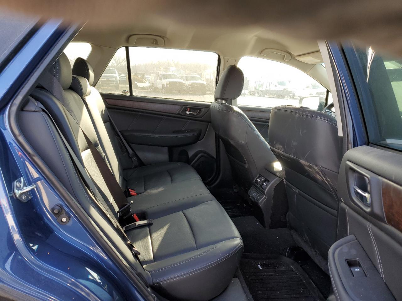 2019 Subaru Outback - Image 11