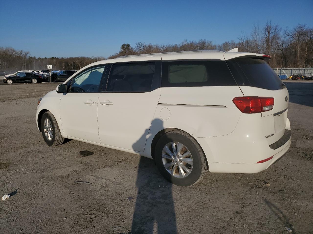 2015 Kia Sedona - Image 2