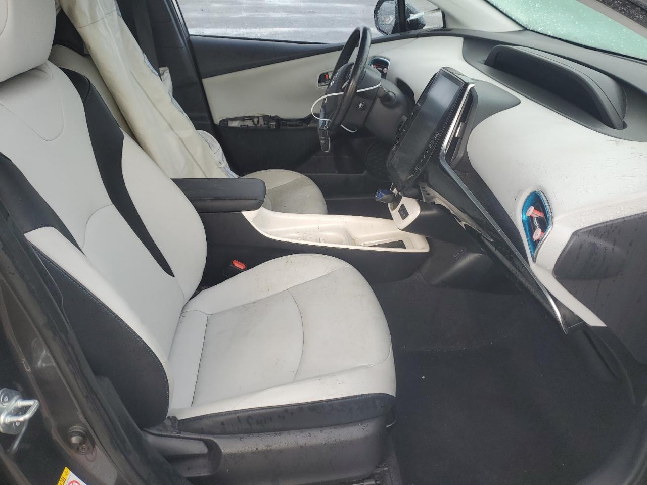 2017 Toyota Prius - Image 7