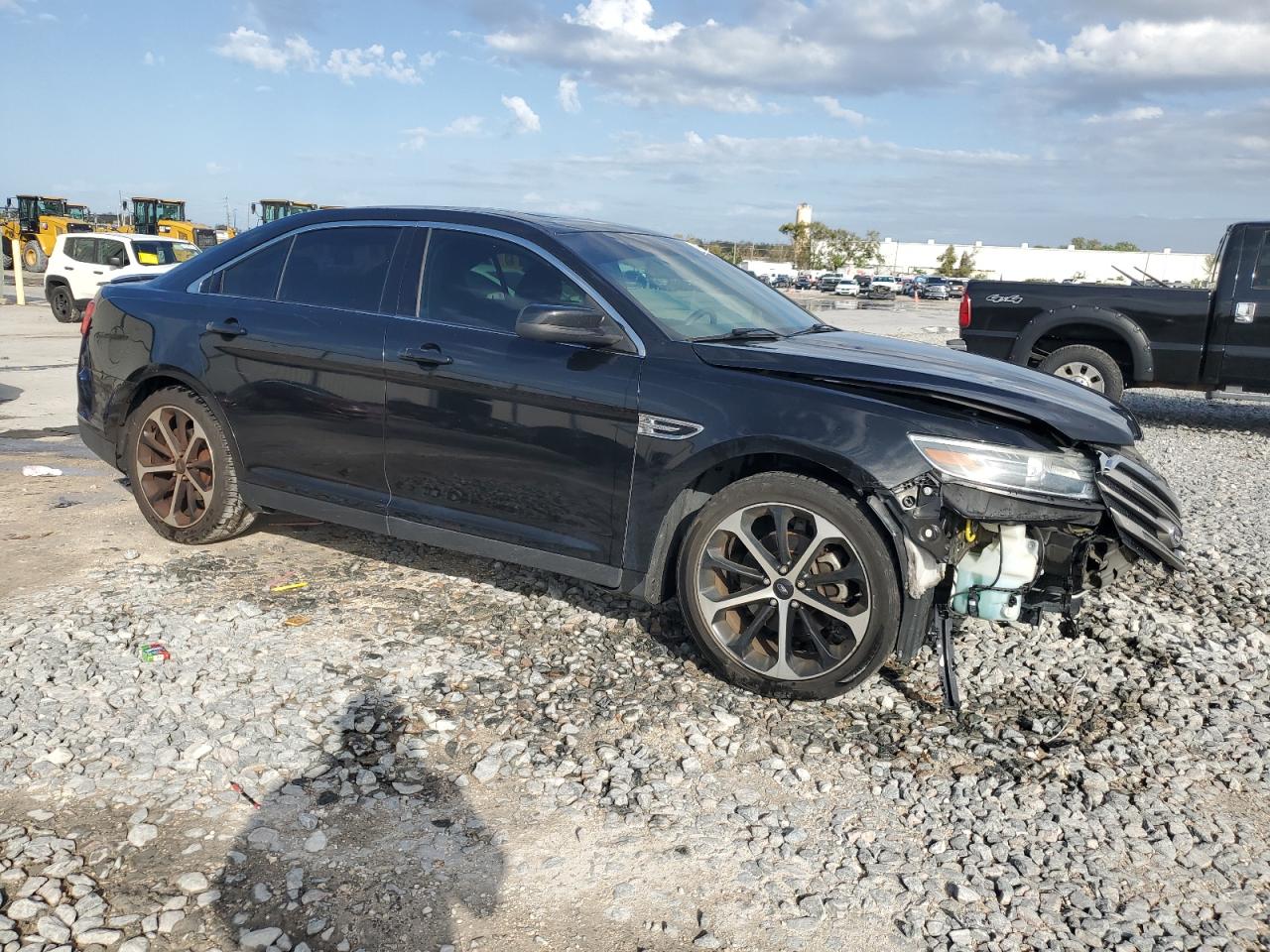 2015 Ford Taurus - Image 4