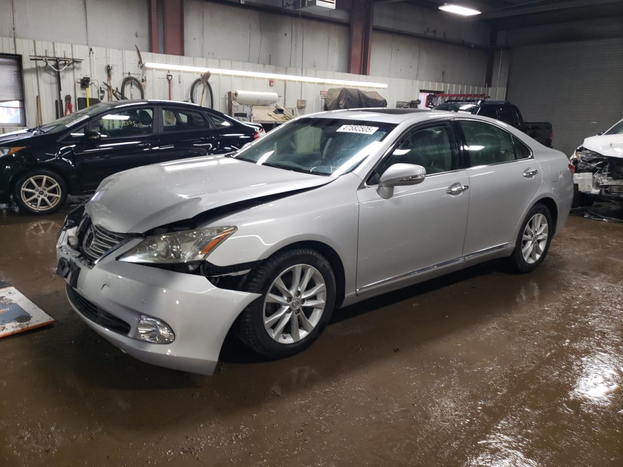2011 Lexus ES - Image 1