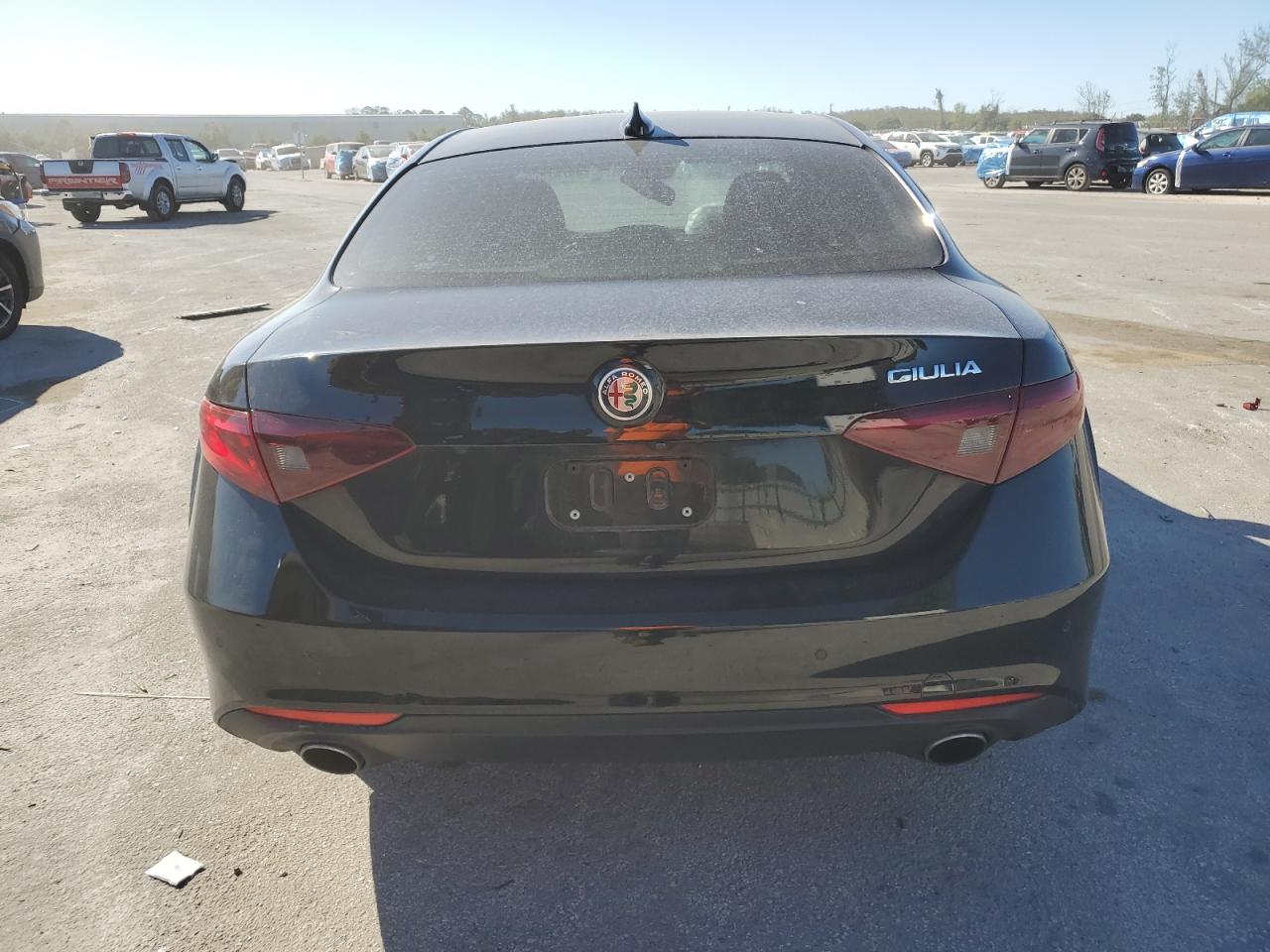 2018 Alfa Romeo Giulia - Image 6