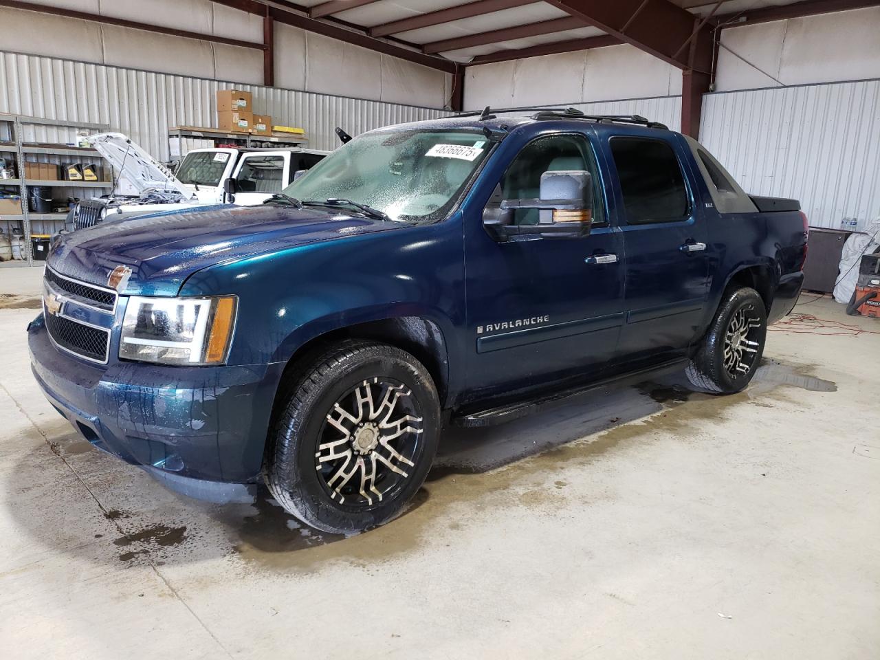 2007 Chevrolet Avalanche - Image 1