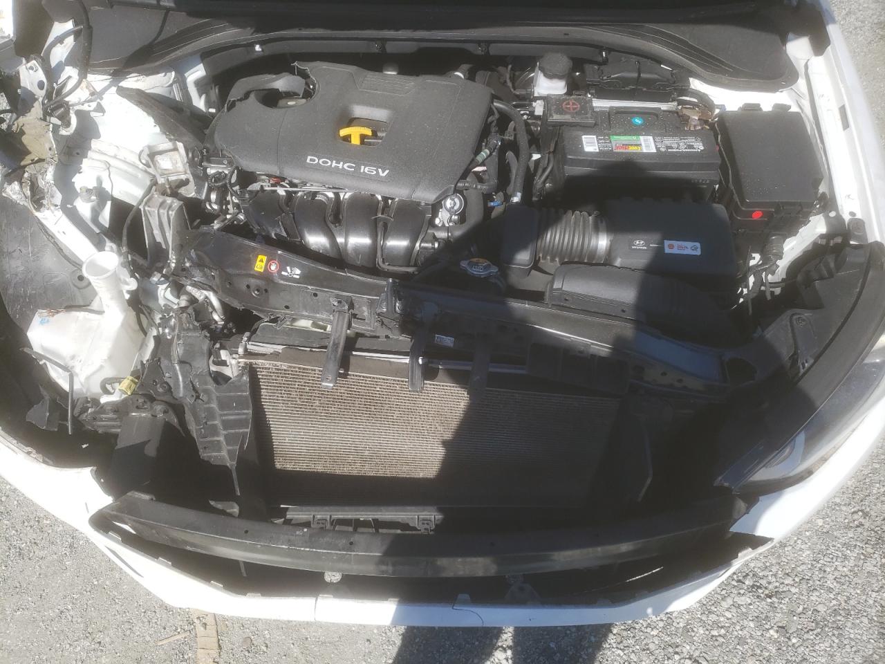 2018 Hyundai Elantra - Image 11