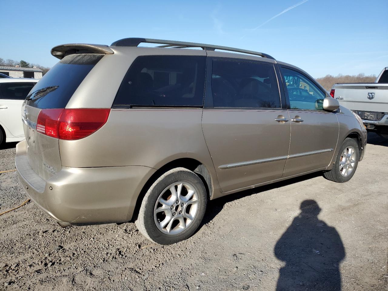 2005 Toyota Sienna - Image 3