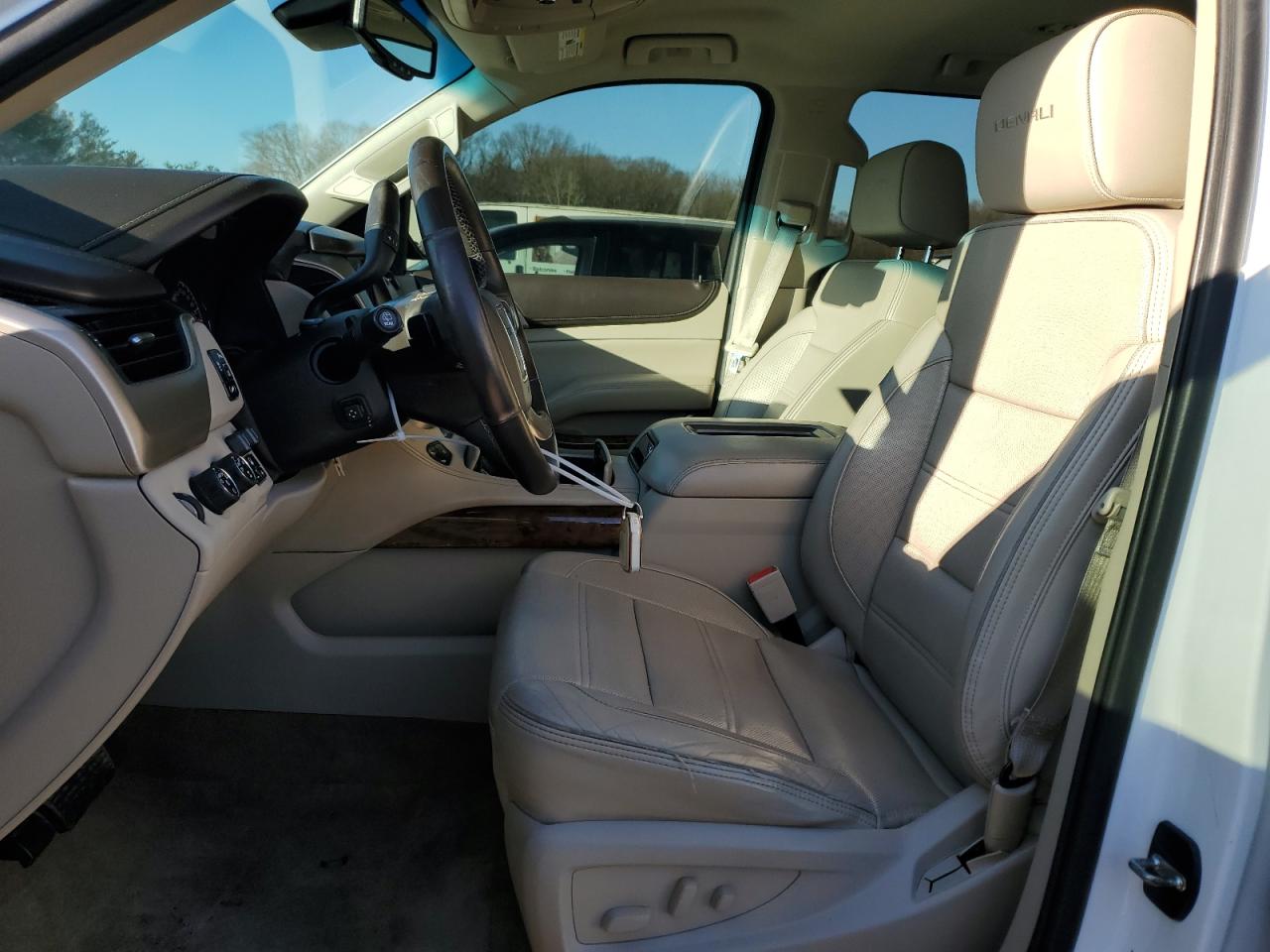 2015 GMC Yukon - Image 7