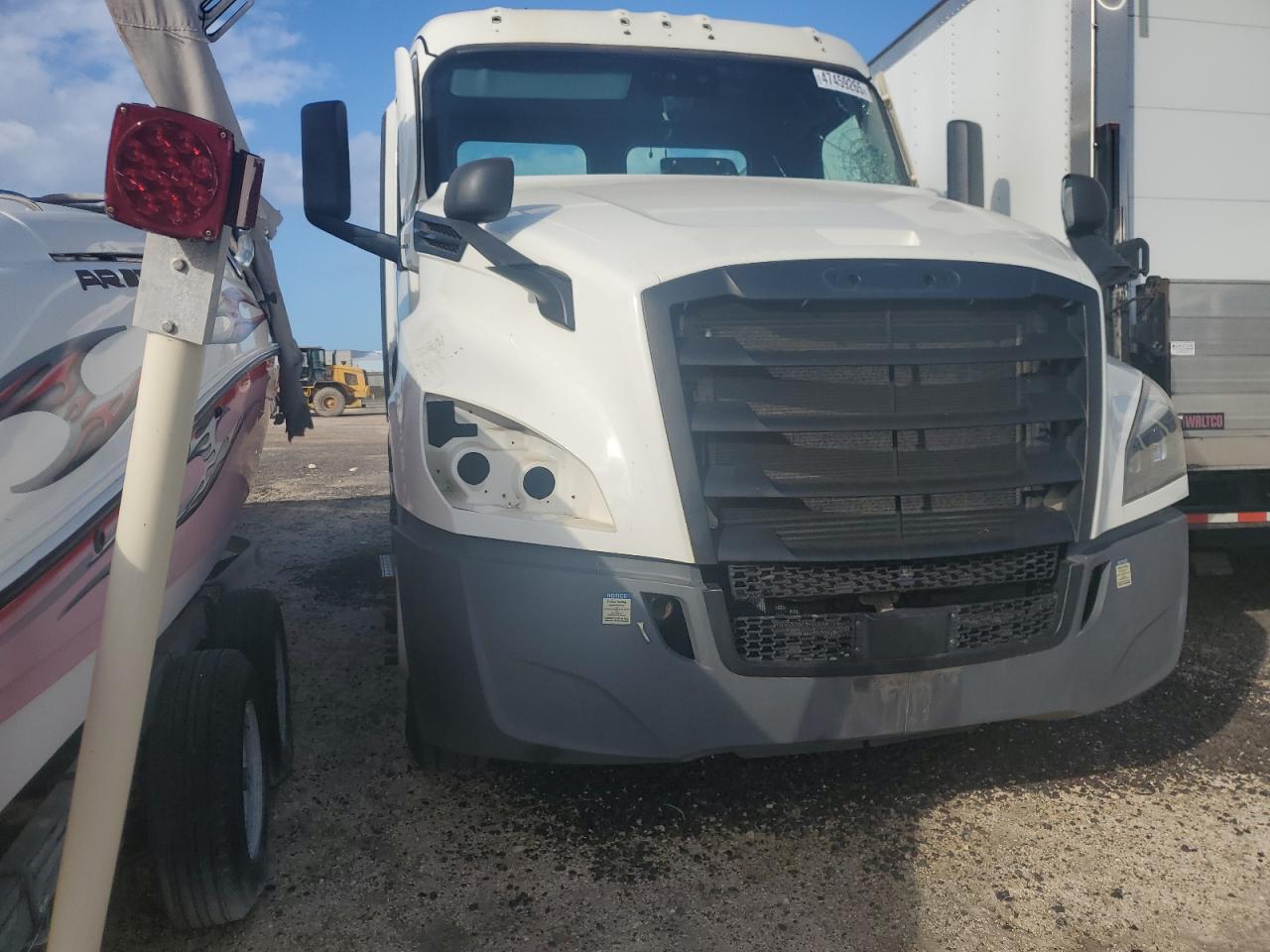 2021 Freightliner Cascadia 126 Semi Truck for Sale in Kapolei, HI - Vandalism