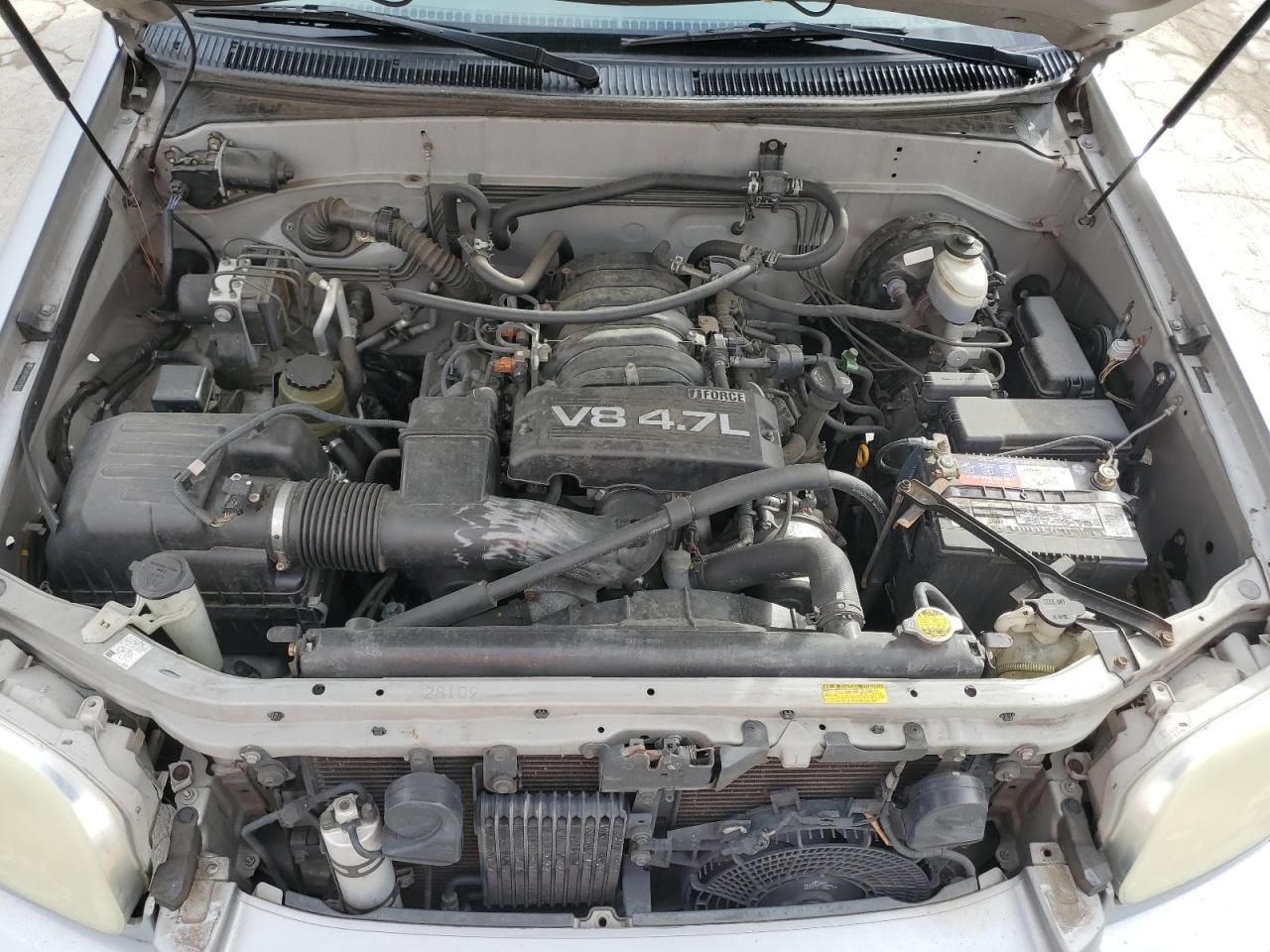 2005 Toyota Sequoia - Image 12