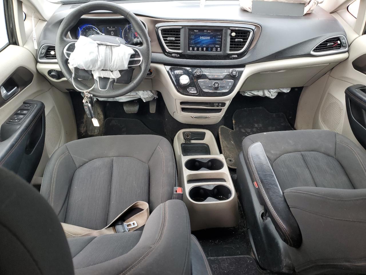2018 Chrysler Pacifica - Image 8