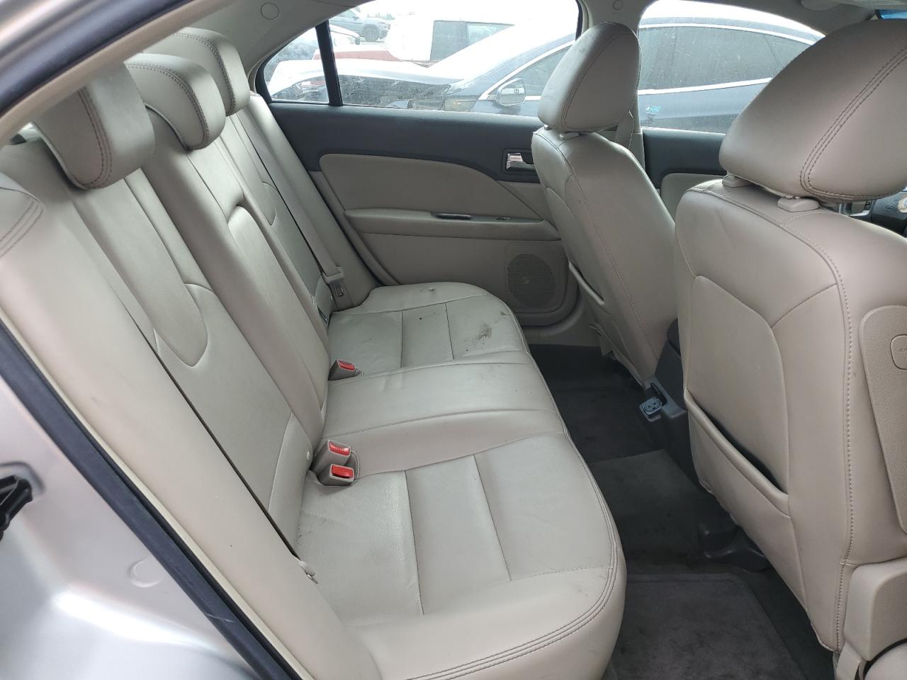 2010 Ford Fusion - Image 10