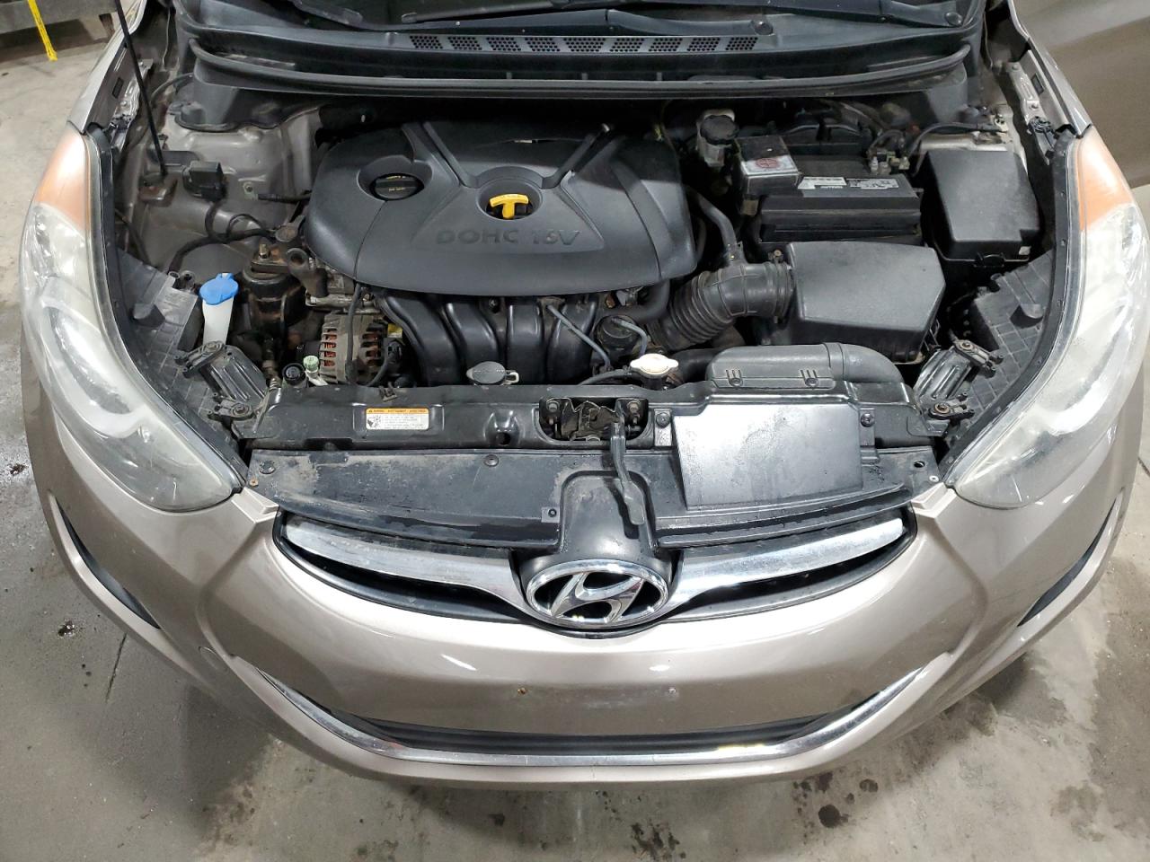 2013 Hyundai Elantra - Image 12