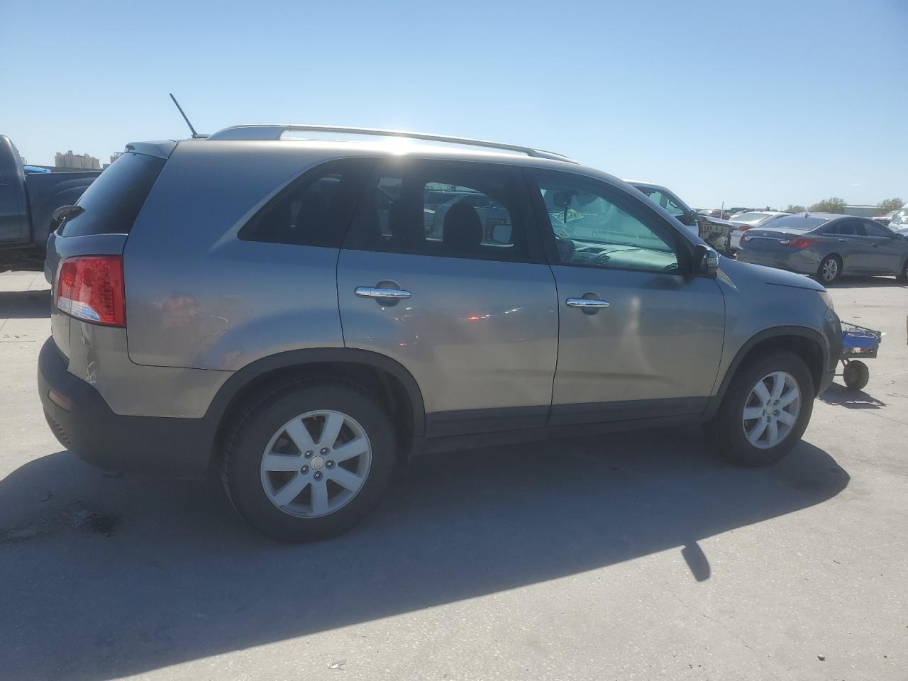 2011 Kia Sorento - Image 3