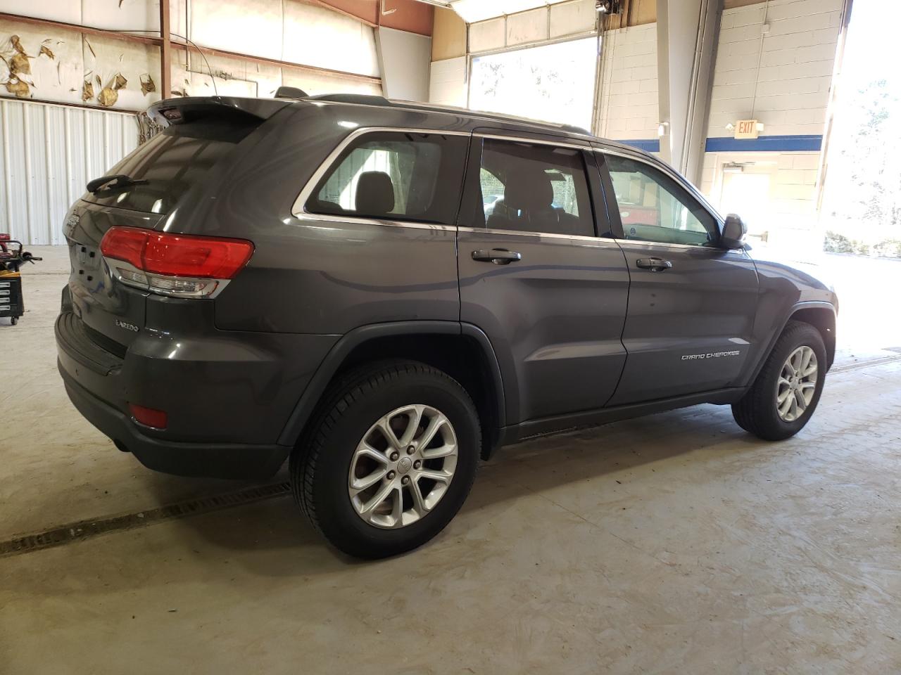 2015 Jeep Grand Cherokee - Image 3
