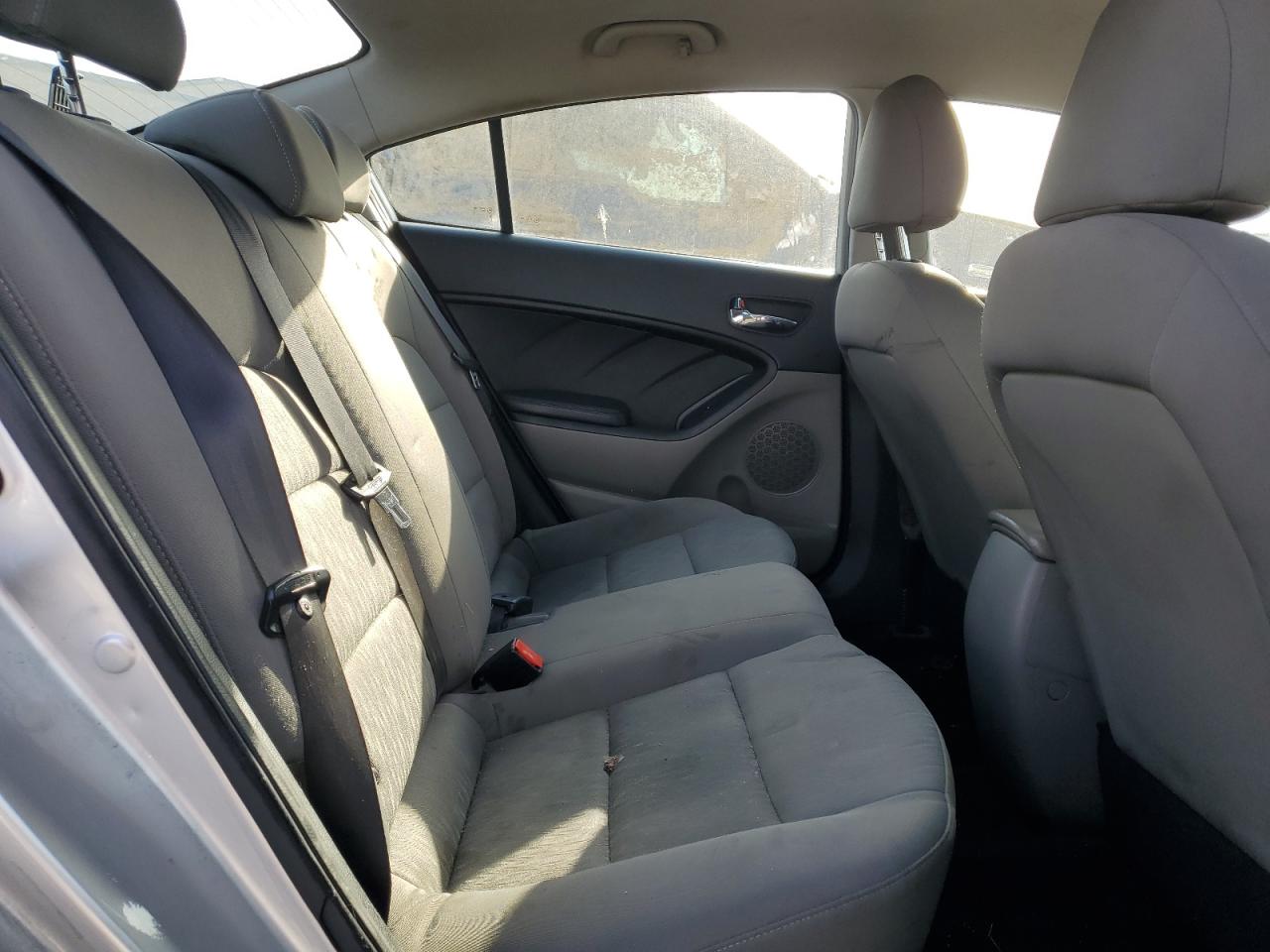 2015 Kia Forte - Image 10