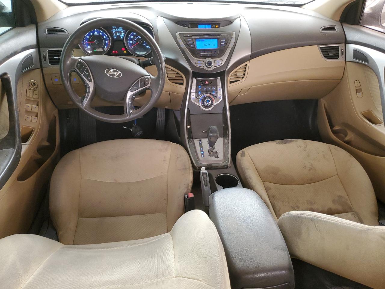 2013 Hyundai Elantra - Image 8