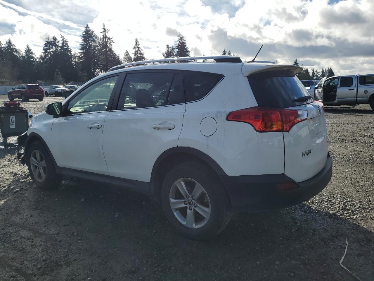 2015 Toyota RAV 4 - Image 2