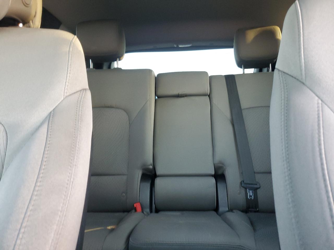 2018 Hyundai Santa Fe - Image 10