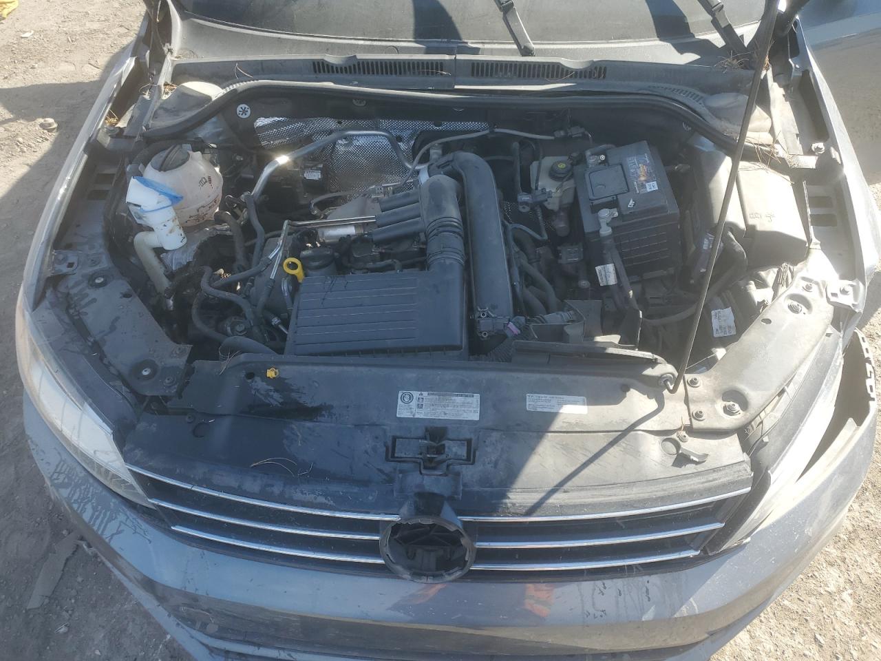 2017 Volkswagen Jetta - Image 12