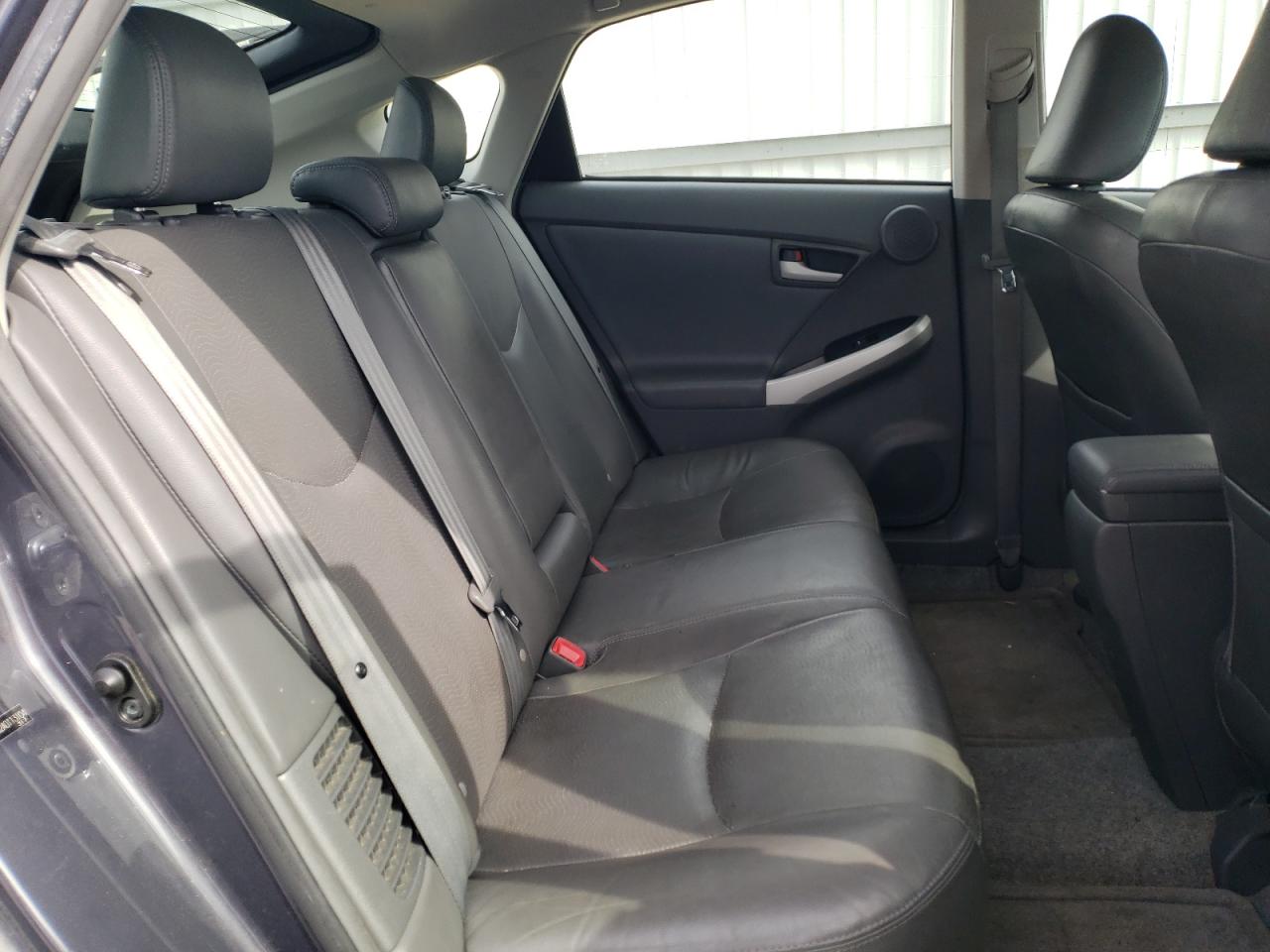 2010 Toyota Prius - Image 10