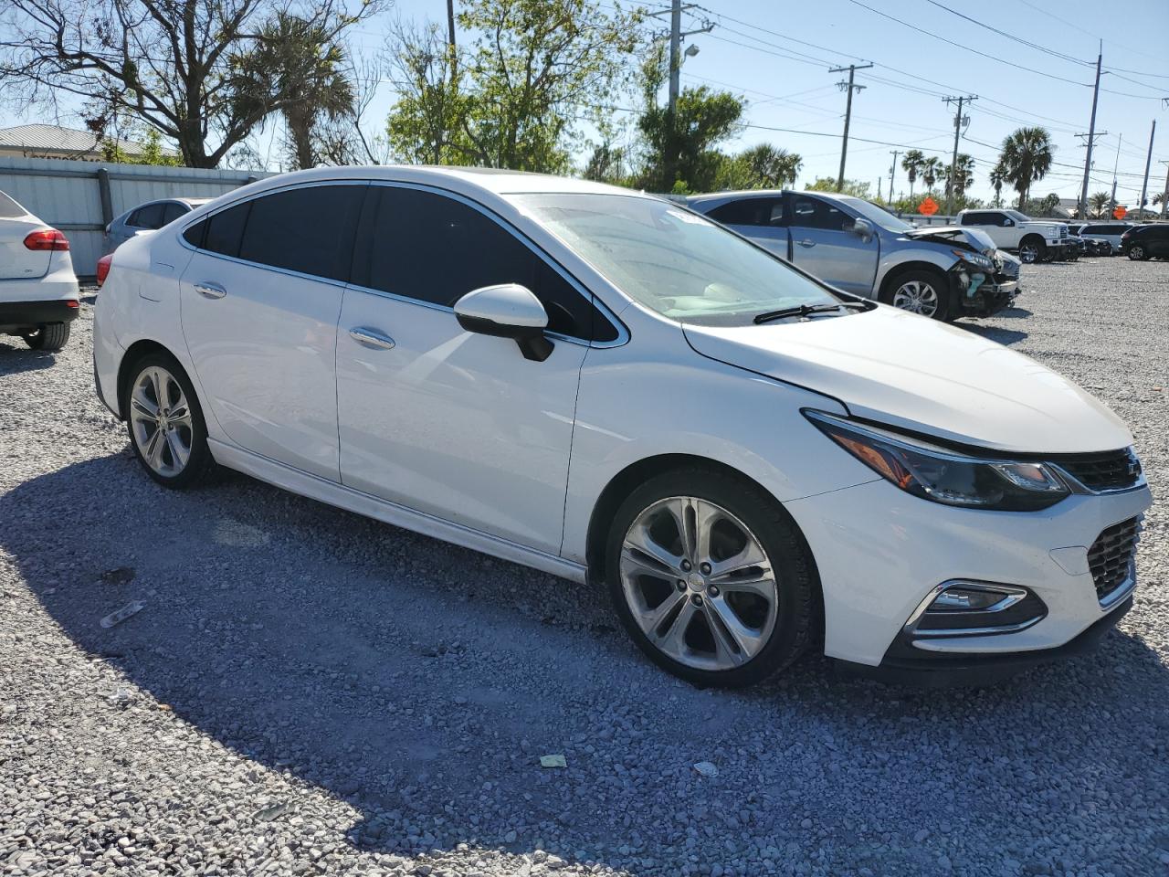 2018 Chevrolet Cruze - Image 4