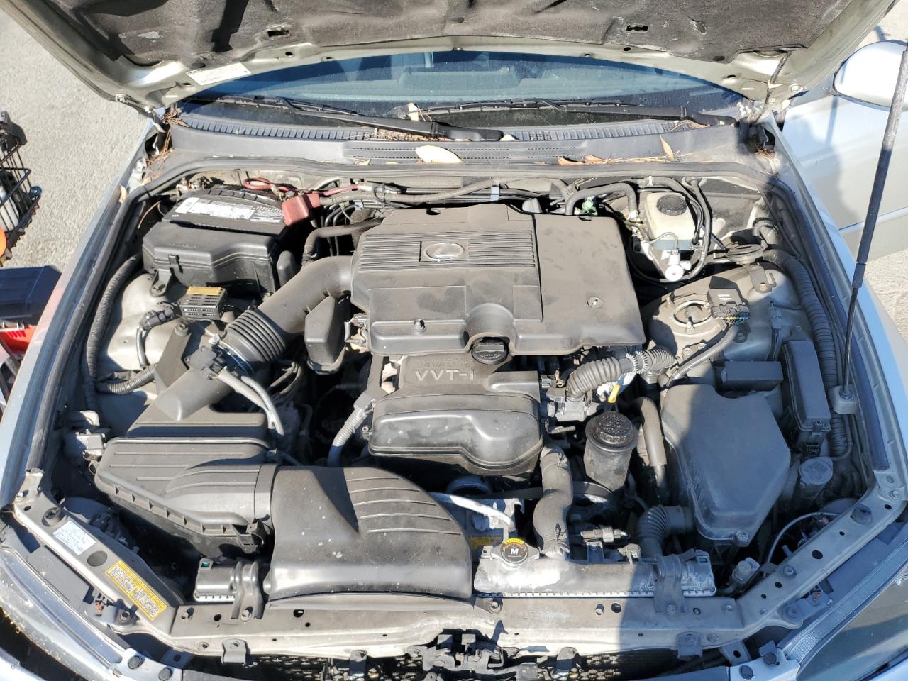 2002 Lexus IS - Image 11