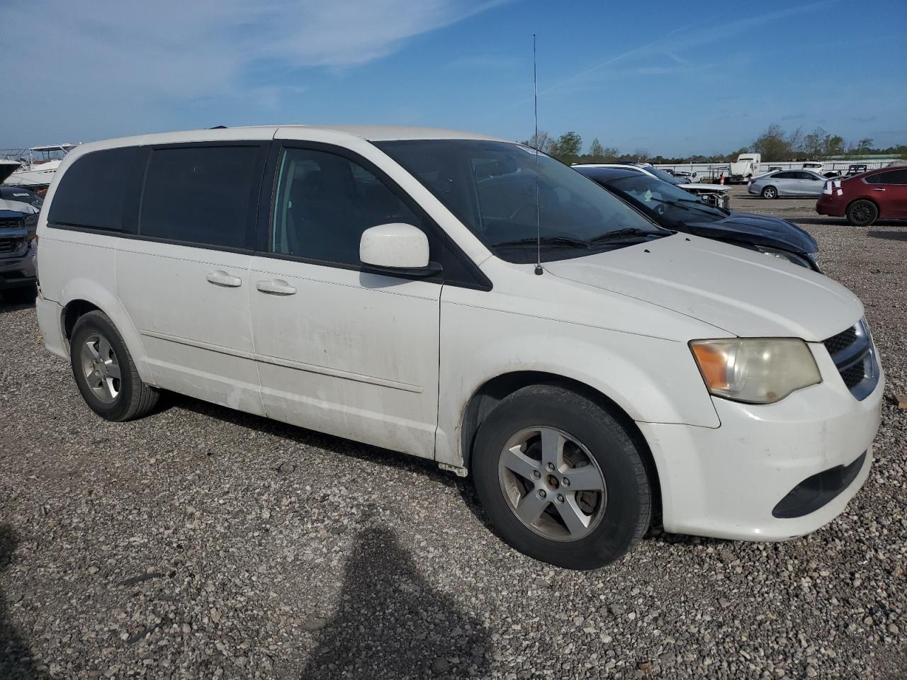 2013 Dodge Caravan - Image 4