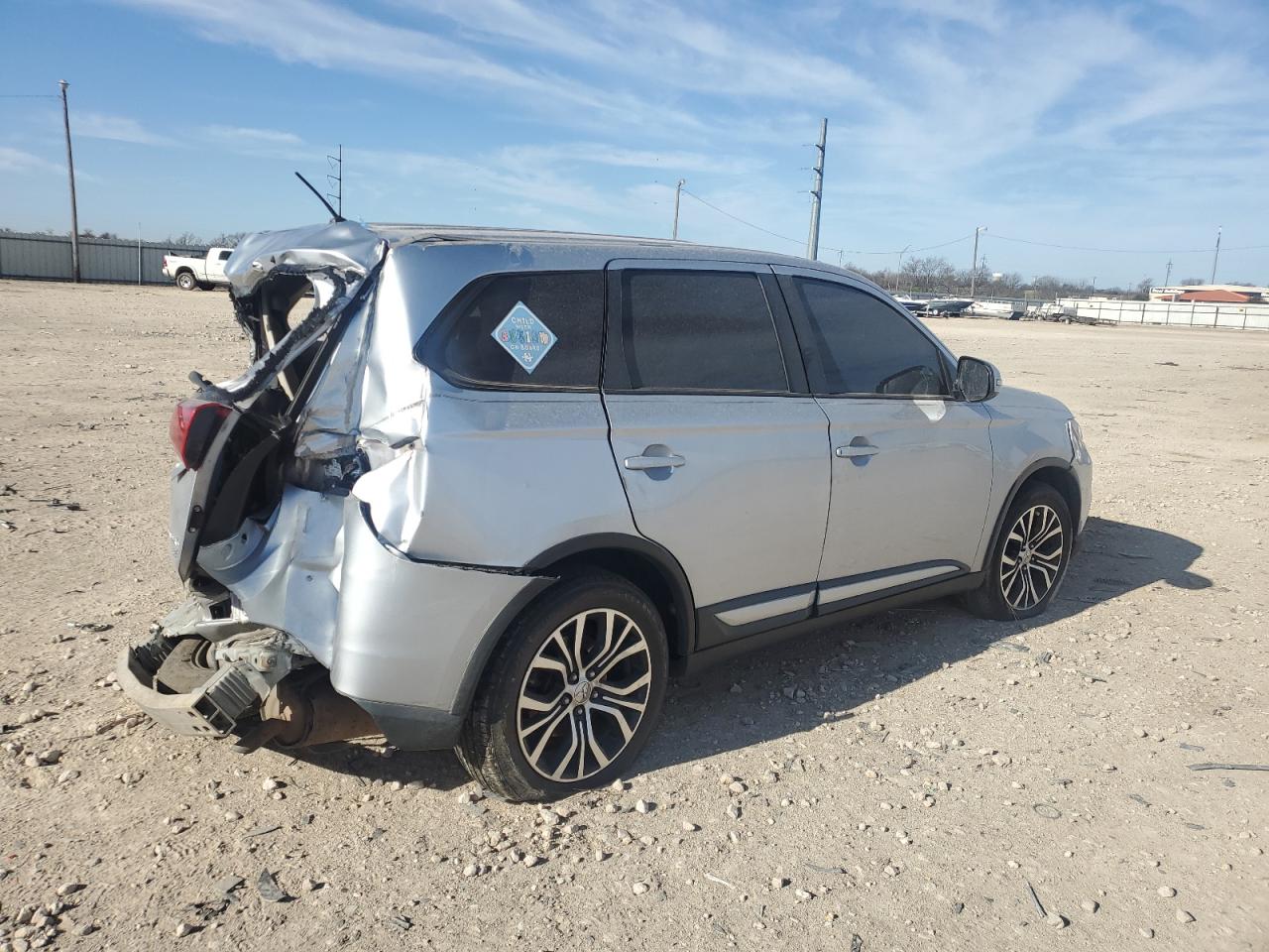 2016 Mitsubishi Outlander - Image 3