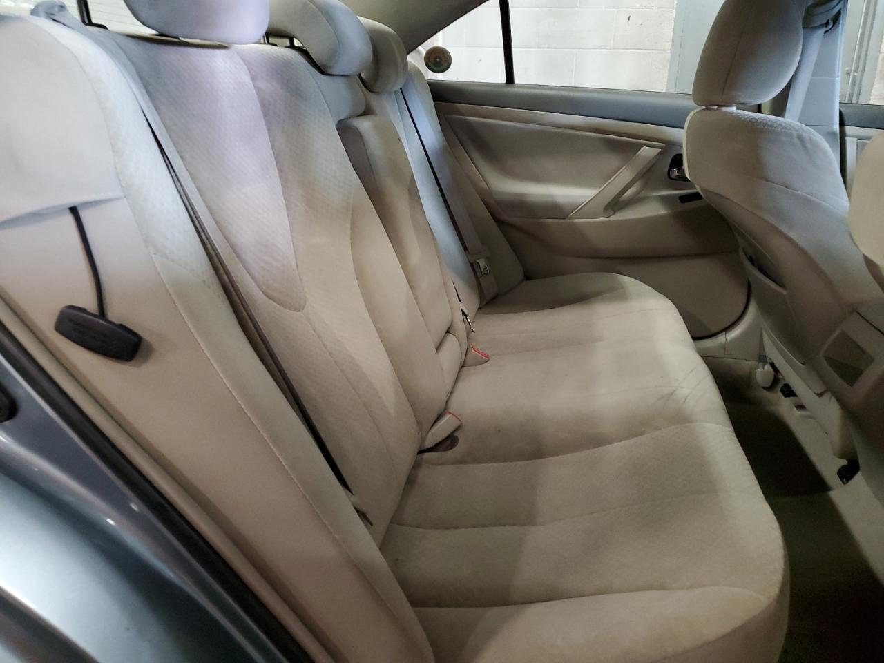 2009 Toyota Camry - Image 10