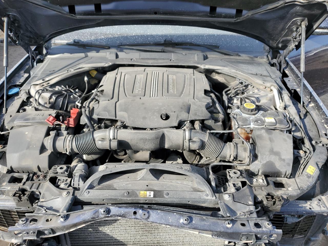 2016 Jaguar XF - Image 11