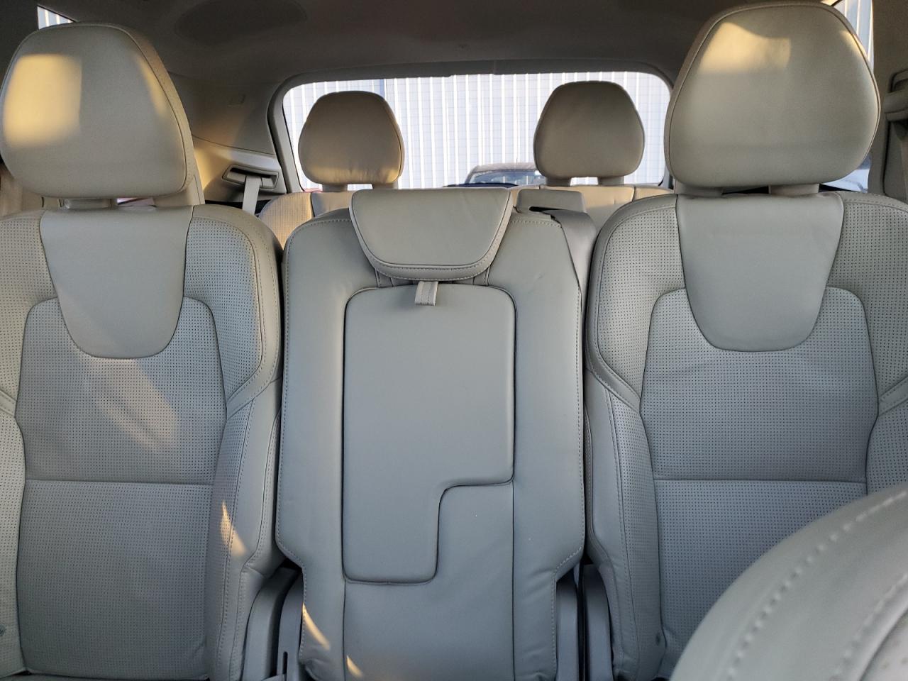 2016 Volvo XC90 - Image 10