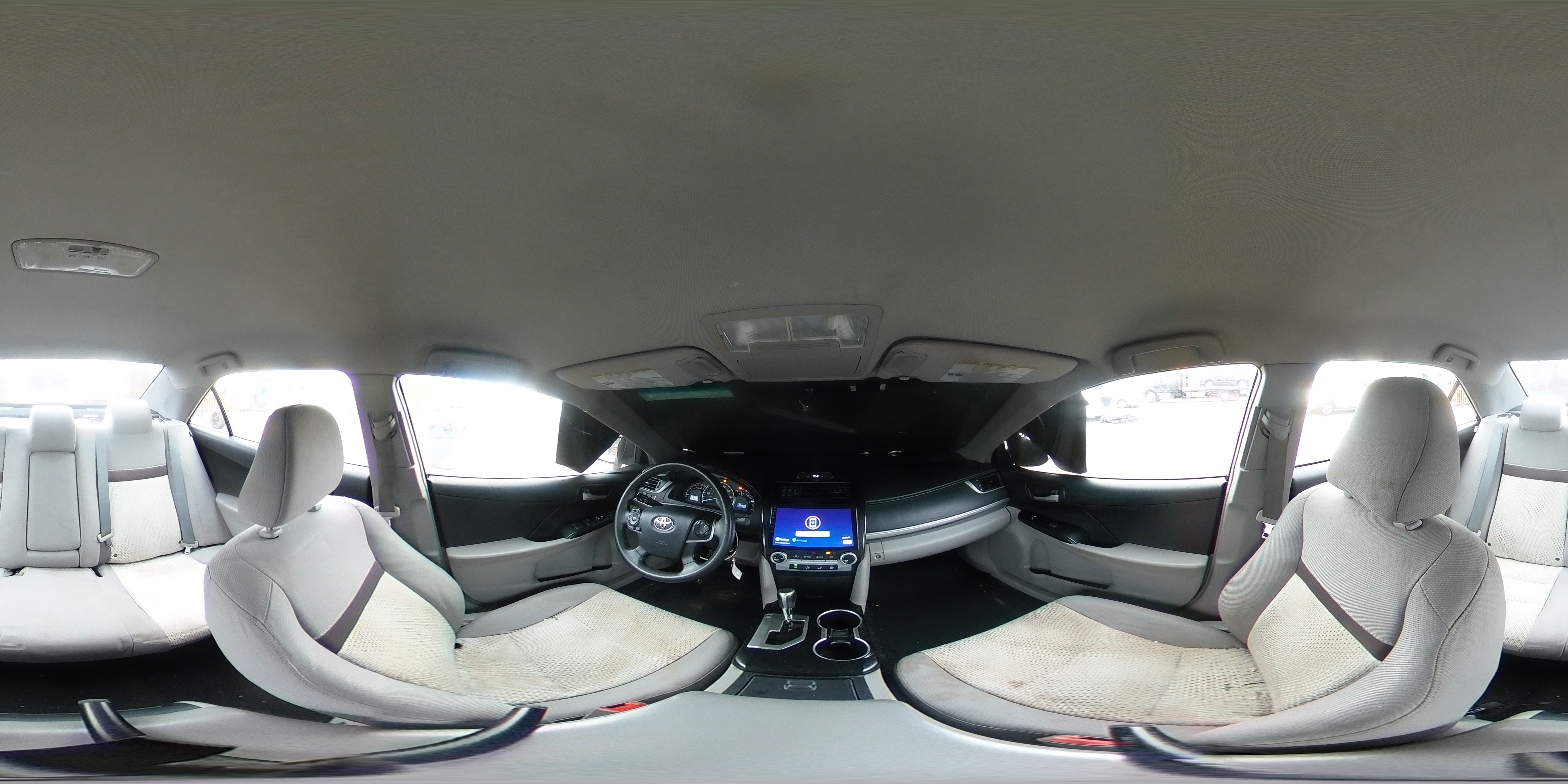 2014 Toyota Camry - Image 12