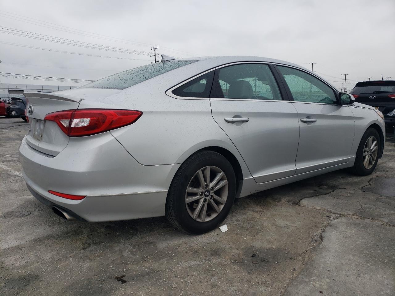 2016 Hyundai Sonata - Image 3