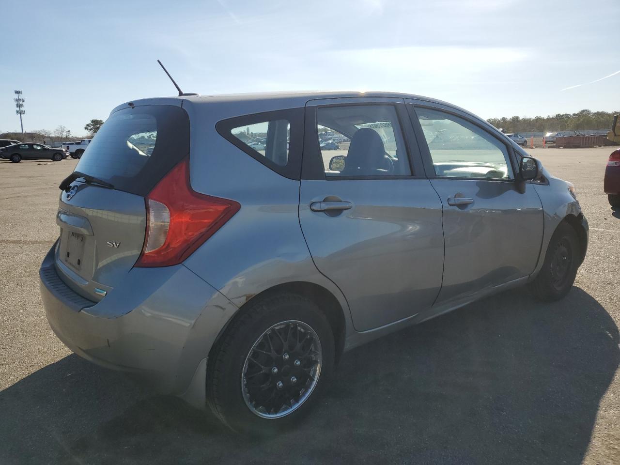 2014 Nissan Versa - Image 3