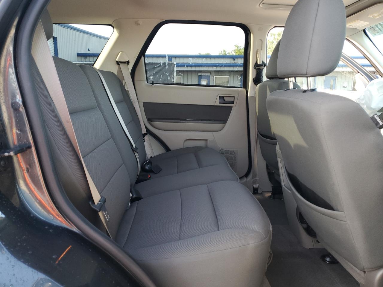 2009 Ford Escape - Image 11
