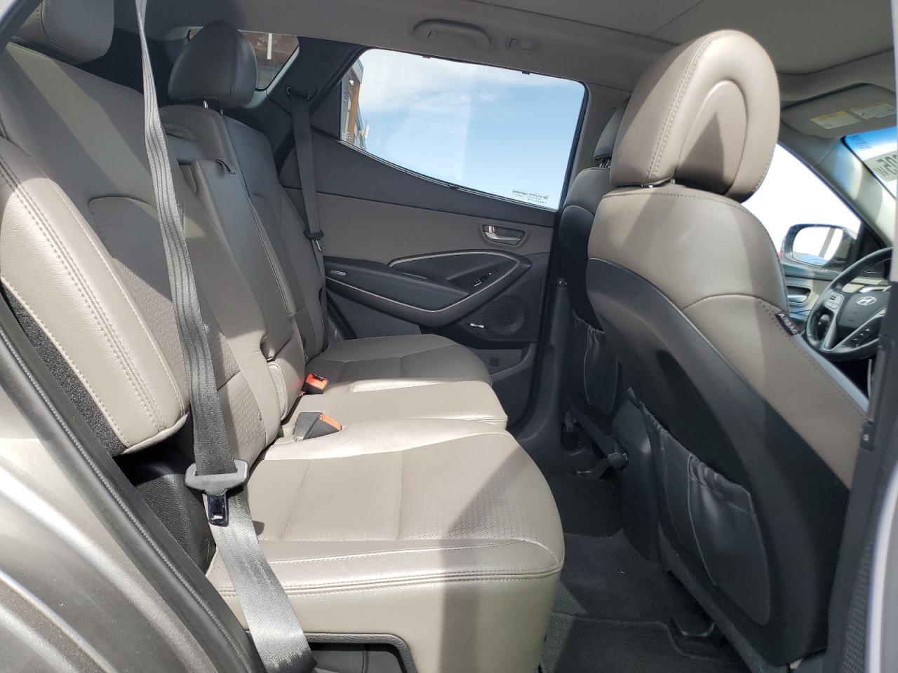 2013 Hyundai Santa Fe - Image 11