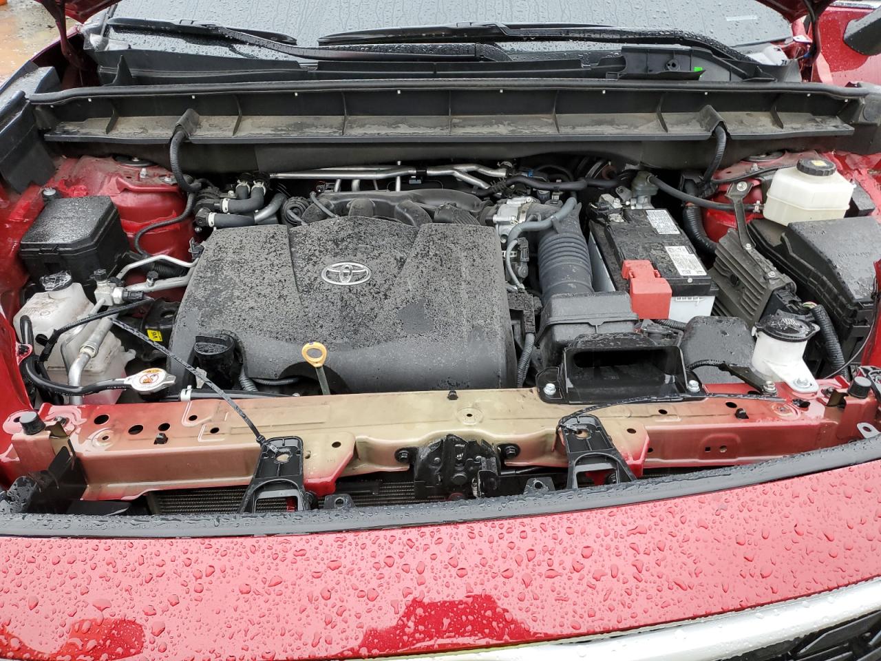 2022 Toyota Highlander - Image 13