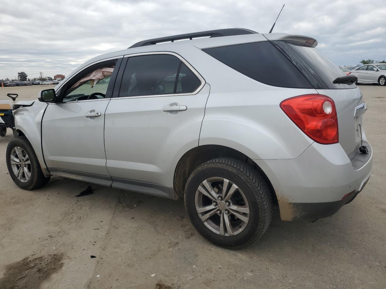 2011 Chevrolet Equinox - Image 2