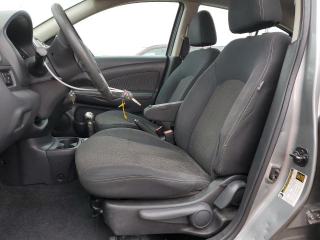 Седаны NISSAN VERSA 2014 Серебристый